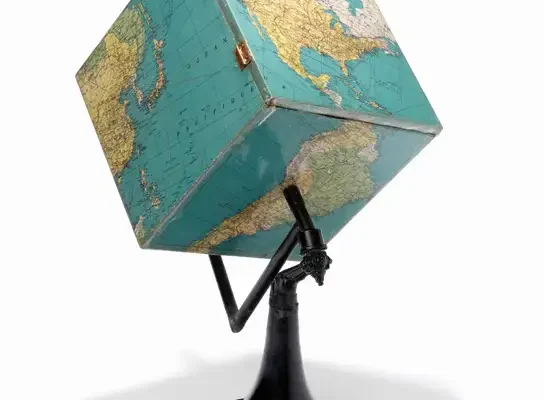 Globe terrestre pliant - Jacques CARELMAN(1929-2012)